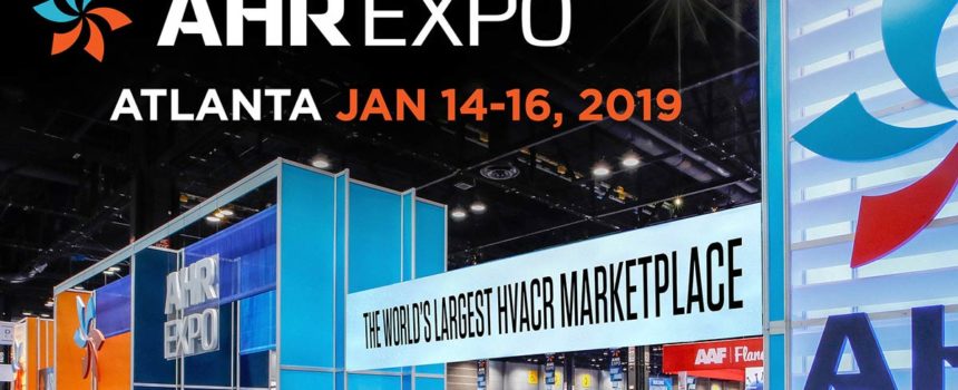 Посетители идут на выставку AHR Expo - крупнейшую в мире торговую площадку HVACR.